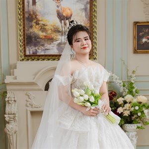 Chị Thùy